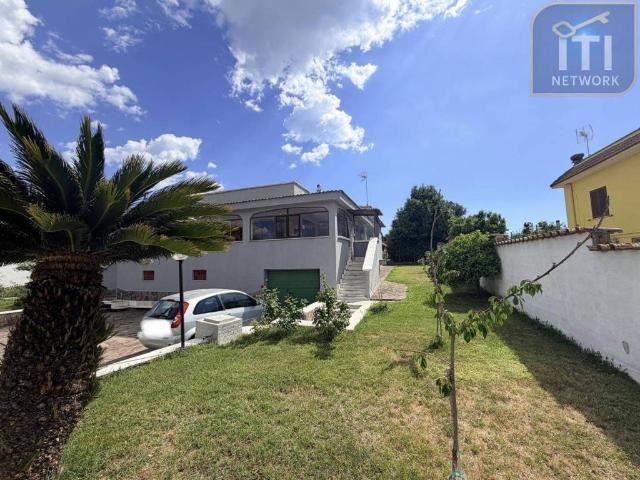Villa Indipendente in vendita a Le Salzare, Aprilia