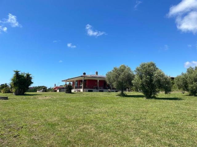 Villa Indipendente in vendita a Le Salzare, Aprilia
