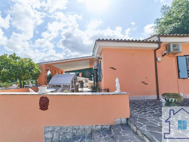 Villa Indipendente in vendita a Le Salzare, Aprilia