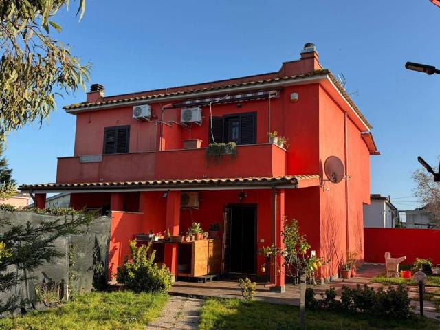 Villa Indipendente in vendita a Colle di Mare, Aprilia