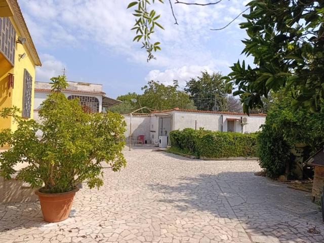 Villa Indipendente in vendita a Campo di Carne, Aprilia