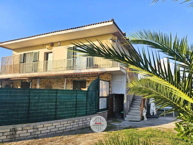 Villa Indipendente in vendita a Lampione, Aprilia