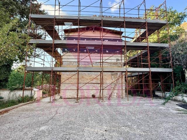 Villa Indipendente in vendita a Valle Carniera, Aprilia