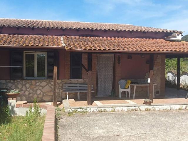 Villa Indipendente in vendita a Colle di Mare, Aprilia