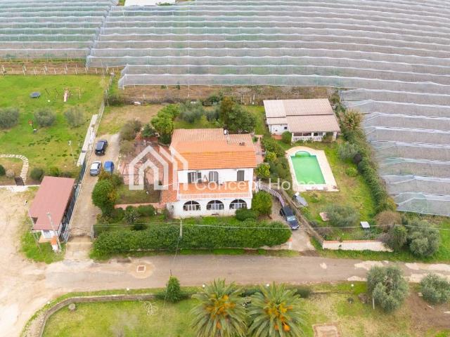 Villa Indipendente in vendita a Aprilia, Lazio