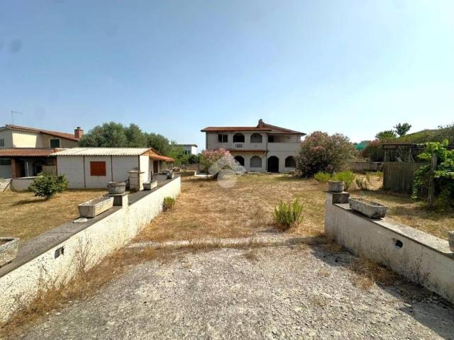 Villa Indipendente in vendita a Lampione, Aprilia