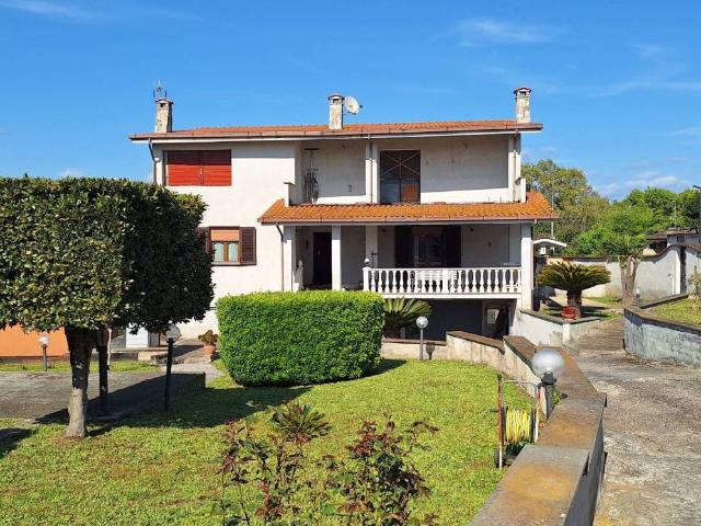 Villa Indipendente in vendita a Valle Carniera, Aprilia