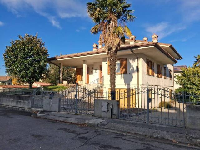 Villa Indipendente in vendita a Aquileia, Friuli-Venezia Giulia