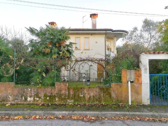 Villa Indipendente in vendita a Aquileia, Friuli-Venezia Giulia