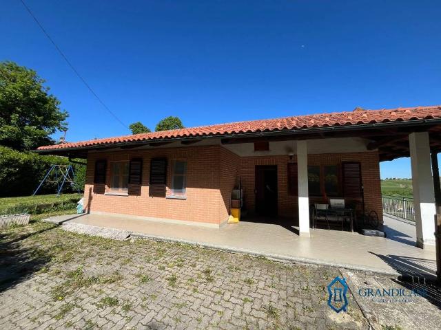 Villa Indipendente in vendita a Piemonte, Asti