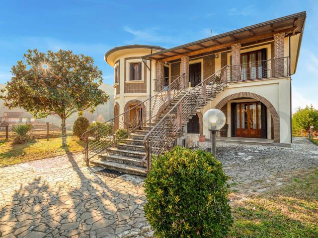 Villa Indipendente in vendita a Arce, Lazio