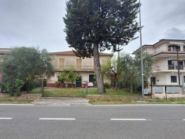 Villa Indipendente in vendita a Arce, Lazio