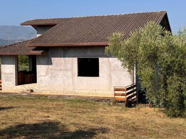 Villa Indipendente in vendita a Arce, Lazio