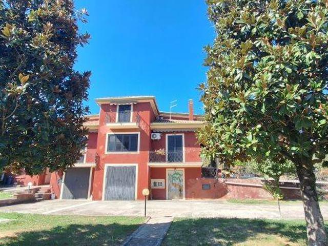 Villa Indipendente in vendita a Arce, Frosinone