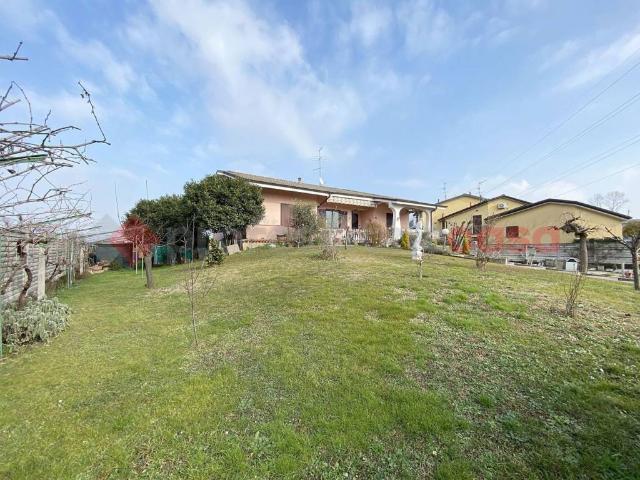 Villa Indipendente in vendita a Arcene, Bergamo