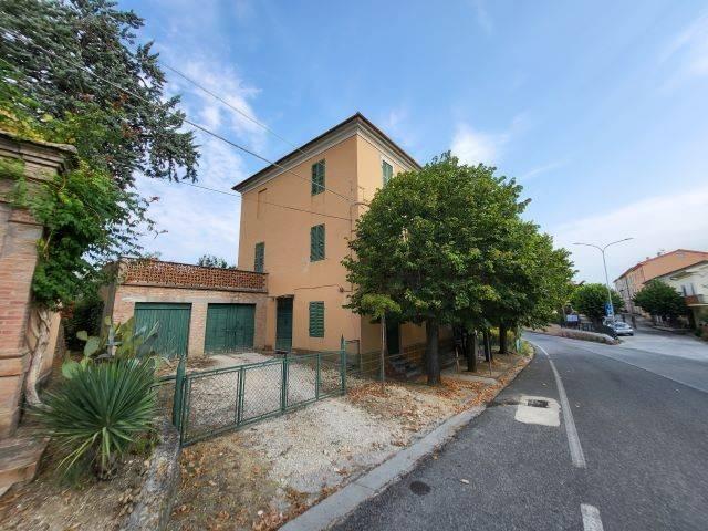 Villa Indipendente in vendita a Castiglioni, Marche