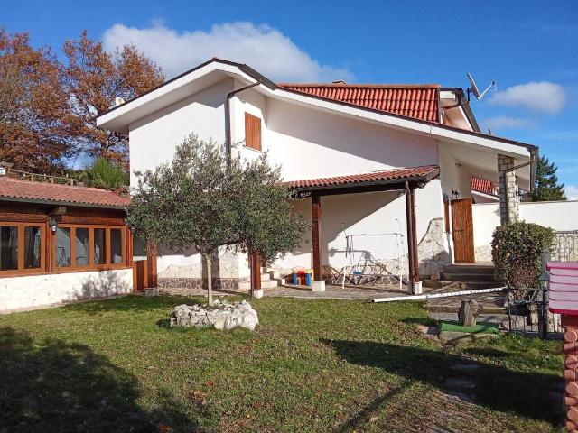 Villa Indipendente in vendita a Roma Capitale, Lazio