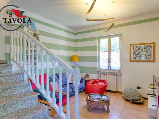 Villa Indipendente in vendita a Brenno Useria, Arcisate