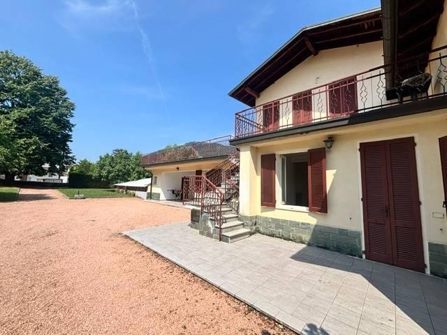 Villa Indipendente in vendita a Comunità Montana del Piambello, Arcisate