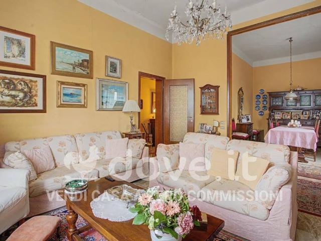 Villa Indipendente in vendita a Comunità Montana del Piambello, Arcisate