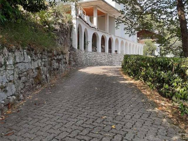 Villa Indipendente in vendita a Comunità Montana del Piambello, Induno Olona