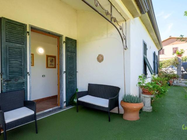 Villa Indipendente in vendita a Baccano, Arcola