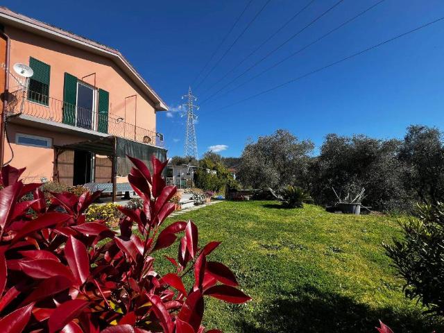 Villa Indipendente in vendita a Baccano, Arcola