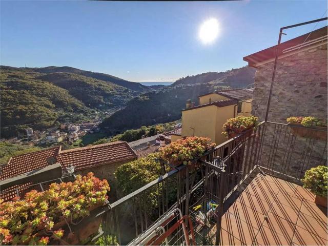 Villa Indipendente in vendita a Arcola, Liguria