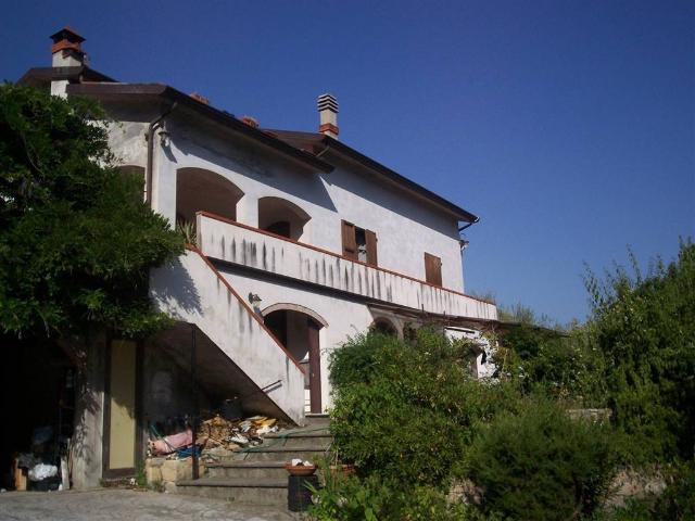 Villa Indipendente in vendita a Arcola, Liguria