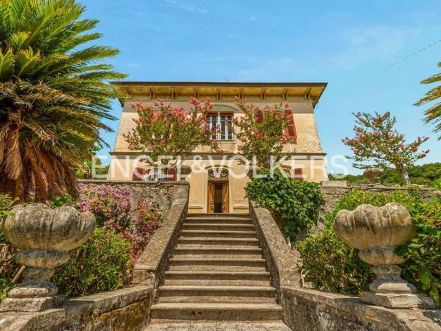 Villa Indipendente in vendita a Arcola, Liguria
