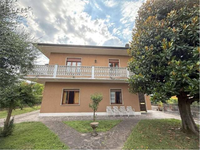 Villa Indipendente in vendita a Arcole, Verona