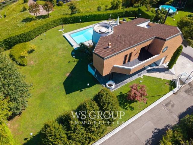 Villa Indipendente in vendita a Arcore, Lombardia