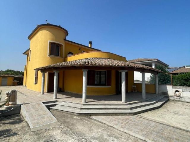 Villa Indipendente in vendita a Mores, Sardigna/Sardegna