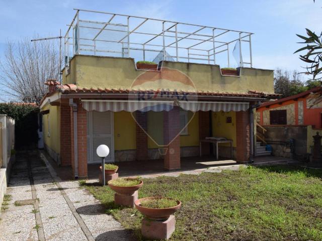Villa Indipendente in vendita a Marina di Tor San Lorenzo Sud, Roma Capitale
