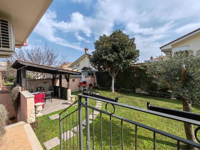 Villa Indipendente in vendita a Nuova Florida, Roma Capitale
