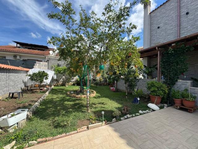 Villa Indipendente in vendita a Tor San Lorenzo, Ardea