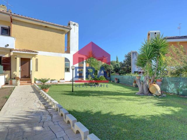 Villa Indipendente in vendita a Marina di Tor San Lorenzo, Roma Capitale