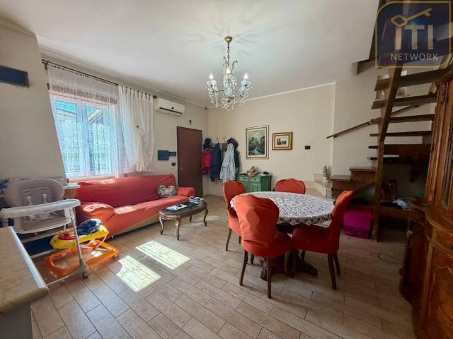 Villa Indipendente in vendita a Centro Regina, Ardea