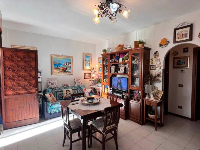 Villa Indipendente in vendita a Tor San Lorenzo, Ardea