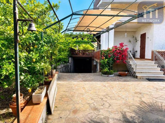 Villa Indipendente in vendita a Roma Capitale, Lazio