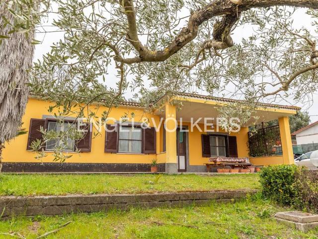 Villa Indipendente in vendita a Montagnano, Roma Capitale