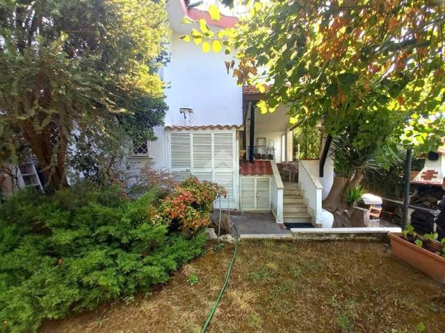 Villa Indipendente in vendita a Nuova Florida, Roma Capitale