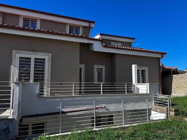 Villa Indipendente in vendita a Tor San Lorenzo, Ardea