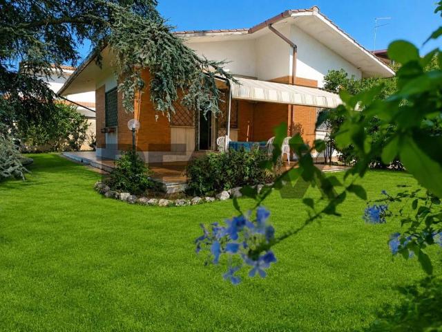 Villa Indipendente in vendita a Roma Capitale, Lazio