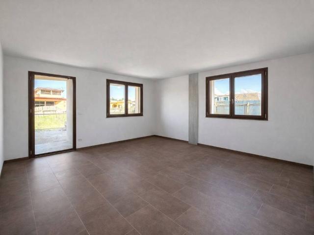 Villa Indipendente in vendita a Nuova Florida, Roma Capitale