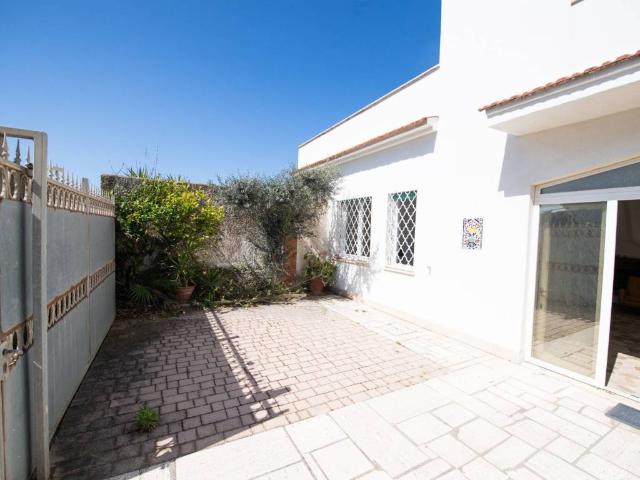 Villa Indipendente in vendita a Porto Rutulo, Roma Capitale