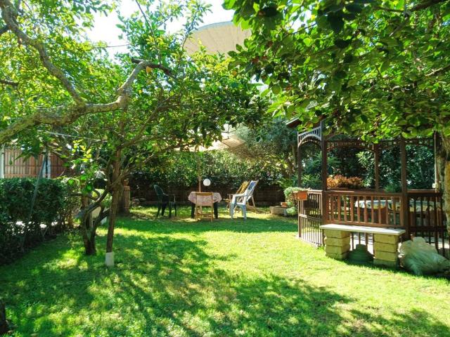 Villa Indipendente in vendita a Tor San Lorenzo, Ardea