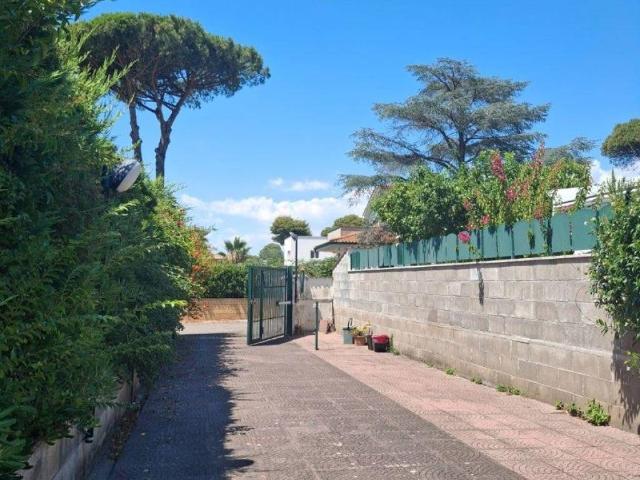 Villa Indipendente in vendita a Colle Romito, Roma Capitale