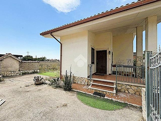 Villa Indipendente in vendita a Nuova Florida, Ardea