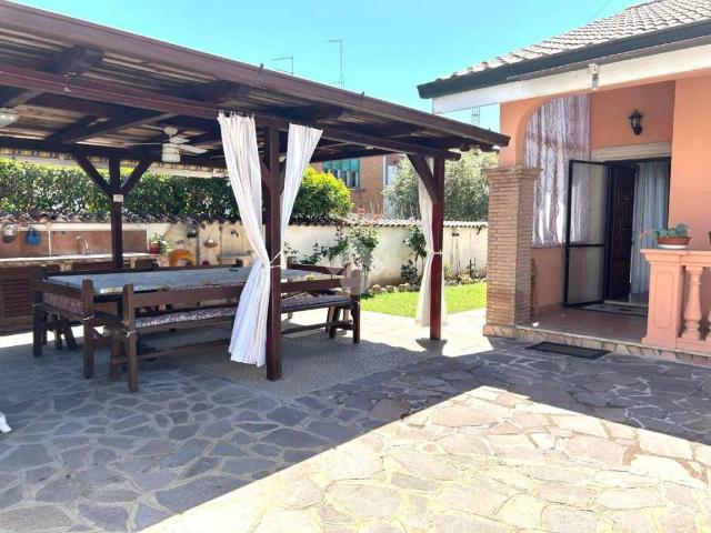 Villa Indipendente in vendita a Nuova Florida, Roma Capitale